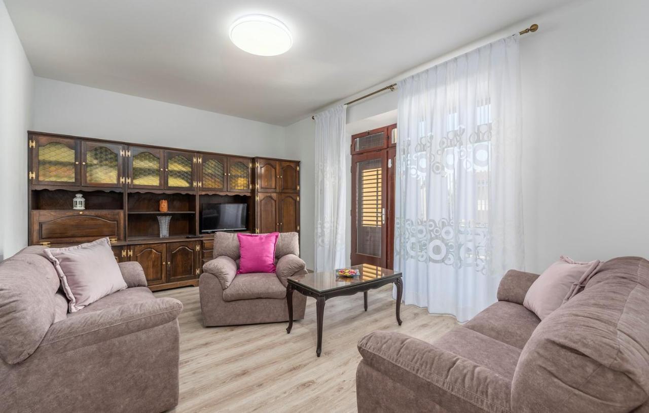 Apartment Lazzarich With Terrace Poreč Exterior foto