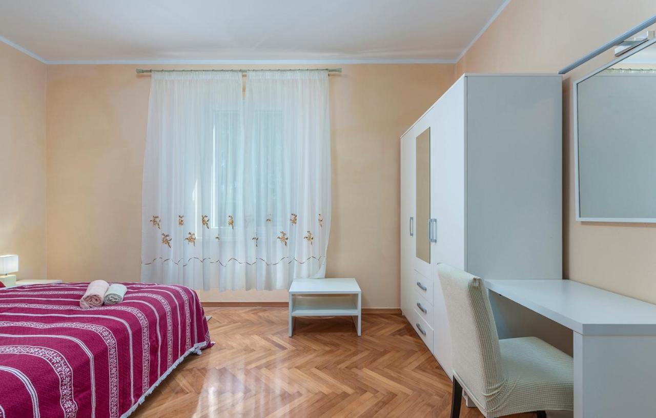 Apartment Lazzarich With Terrace Poreč Exterior foto