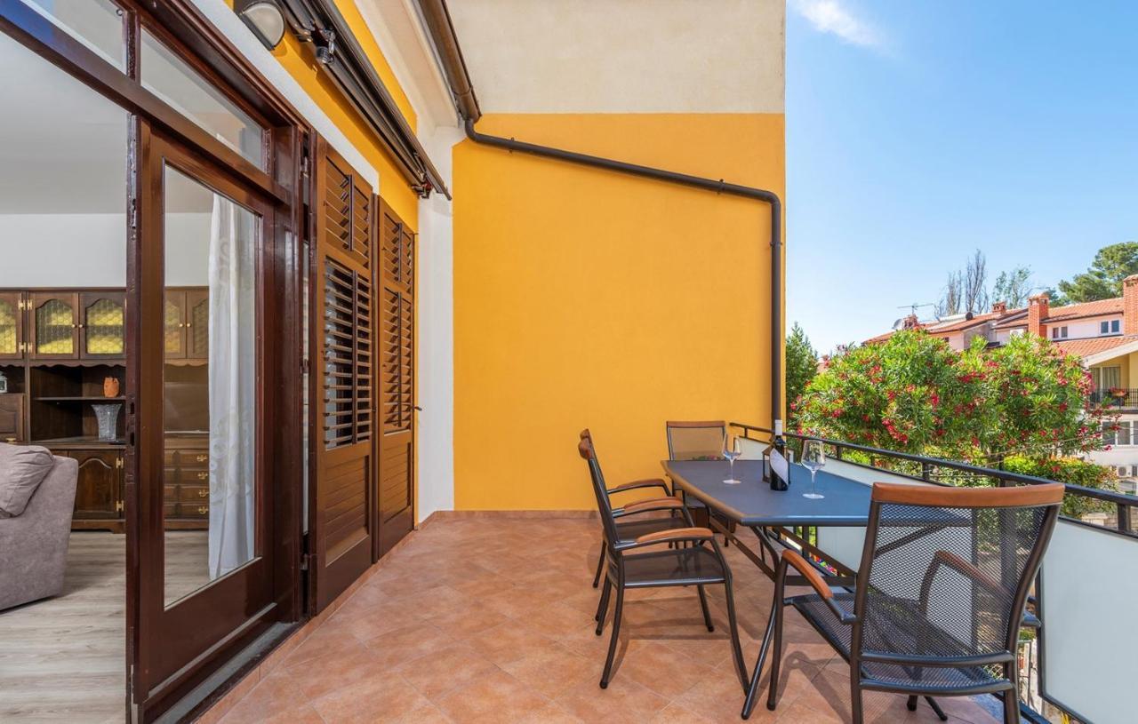 Apartment Lazzarich With Terrace Poreč Exterior foto