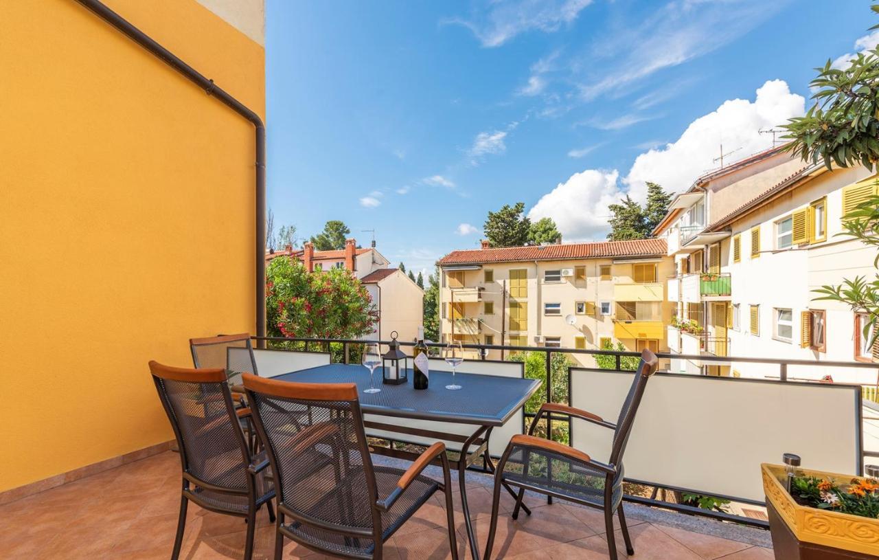 Apartment Lazzarich With Terrace Poreč Exterior foto